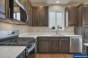 1115 SW Valsetz Ave, Dallas, OR 97338 - Photo 2
