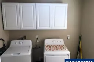 300 SE Lacreole Dr, Dallas, OR 97338 - Photo 2