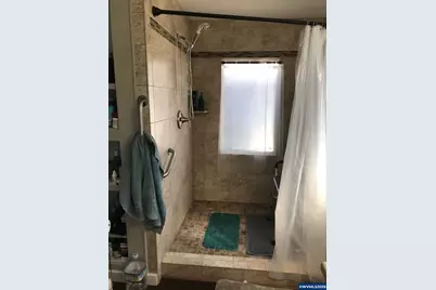 5422 Portland #123 Rd NE, Salem, OR 97305 - Photo 16