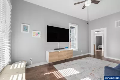 319 18th St SE, Salem, OR 97301 - Photo 4