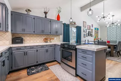 443 Suncrest Av NW, Salem, OR 97304 - Photo 18