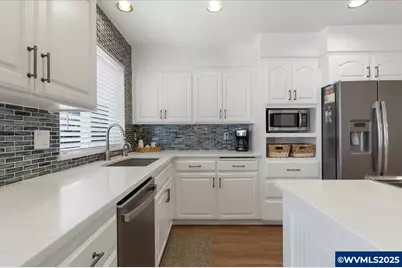 355 Jacobson S Ct, Monmouth, OR 97361 - Photo 16