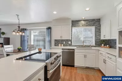 355 Jacobson S Ct, Monmouth, OR 97361 - Photo 12