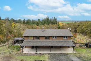 33781 Mt Tom Dr, Harrisburg, OR 97446 - Photo 2