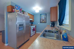 2000 SE Thurston (&amp 2006) St, Albany, OR 97322 - Photo 6