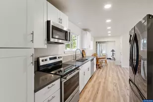 3994 Crestview Dr S, Salem, OR 97302 - Photo 14