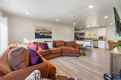 3994 Crestview Dr S, Salem, OR 97302 - Photo 8