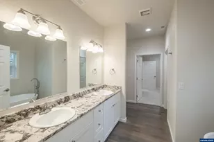 1492 Strawberry Ridge Dr, Sweet Home, OR 97386 - Photo 32