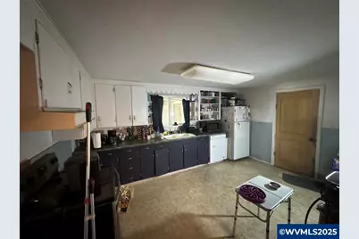 4220 Sunnyview Rd NE, Salem, OR 97305 - Photo 14