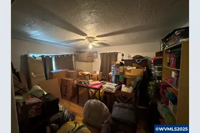 4220 Sunnyview Rd NE, Salem, OR 97305 - Photo 10