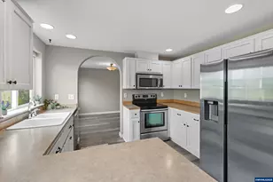 1348 S 7th St St, Independence, OR 97351 - Photo 14