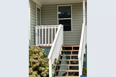 645 East Thornton Lake Dr NW, Albany, OR 97321 - Photo 2