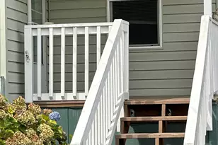 645 East Thornton Lake Dr NW, Albany, OR 97321 - Photo 2