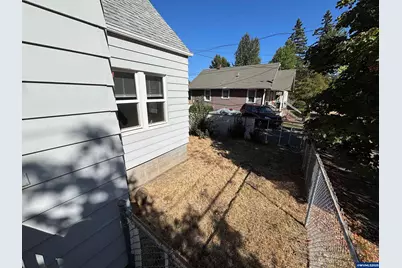1145 Hood St NE, Salem, OR 97301 - Photo 8