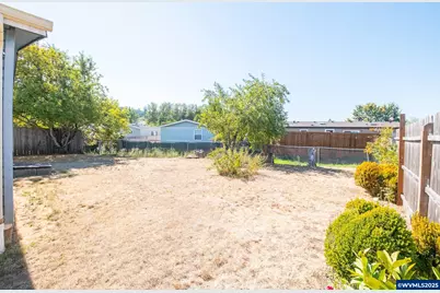 1933 SE Gregory Dr, Dallas, OR 97338 - Photo 6