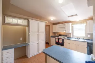 1933 SE Gregory Dr, Dallas, OR 97338 - Photo 20