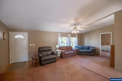 1933 SE Gregory Dr, Dallas, OR 97338 - Photo 16