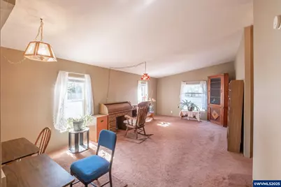 1933 SE Gregory Dr, Dallas, OR 97338 - Photo 36