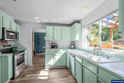 4852 Chameleon Ct NE, Salem, OR 97305 - Photo 12