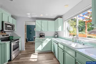 4852 Chameleon Ct NE, Salem, OR 97305 - Photo 12