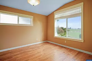 736 SE St Andrews Ln, Dallas, OR 97338 - Photo 26