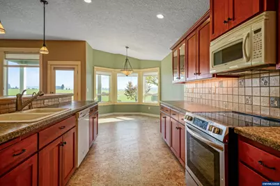 736 SE St Andrews Ln, Dallas, OR 97338 - Photo 24