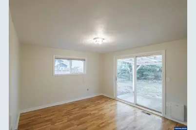 372 Jennings St, Lebanon, OR 97355 - Photo 6