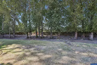 914 James St, Independence, OR 97351 - Photo 6