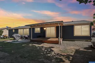 914 James St, Independence, OR 97351 - Photo 40