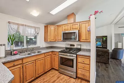 914 James St, Independence, OR 97351 - Photo 22