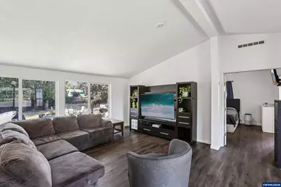 914 James St, Independence, OR 97351 - Photo 18