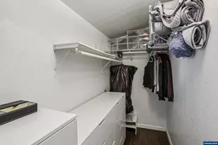 914 James St, Independence, OR 97351 - Photo 32