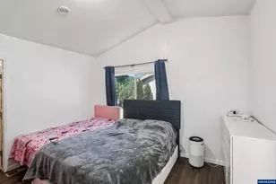 914 James St, Independence, OR 97351 - Photo 26