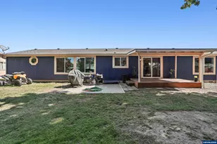 914 James St, Independence, OR 97351 - Photo 38