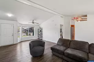 914 James St, Independence, OR 97351 - Photo 20