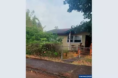 9902 SE Knight St, Portland, OR 97266 - Photo 1