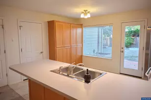 2412 NW Meadows Dr, McMinnville, OR 97128 - Photo 12