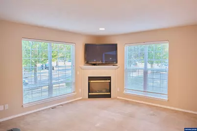 2412 NW Meadows Dr, McMinnville, OR 97128 - Photo 4