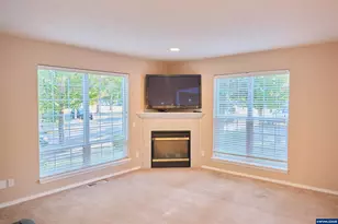 2412 NW Meadows Dr, McMinnville, OR 97128 - Photo 4