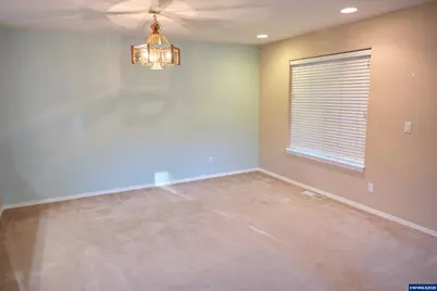 2412 NW Meadows Dr, McMinnville, OR 97128 - Photo 6