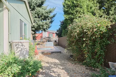 1055 Orchard Ct, Stayton, OR 97383 - Photo 6