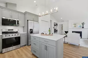 255 SE Jensen Av, Corvallis, OR 97333 - Photo 6