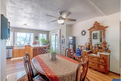 1054 N River Dr, Sweet Home, OR 97386 - Photo 18