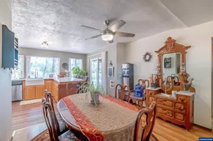 1054 N River Dr, Sweet Home, OR 97386 - Photo 18