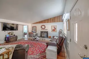 1054 N River Dr, Sweet Home, OR 97386 - Photo 6