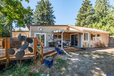 1054 N River Dr, Sweet Home, OR 97386 - Photo 42