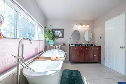 1054 N River Dr, Sweet Home, OR 97386 - Photo 22