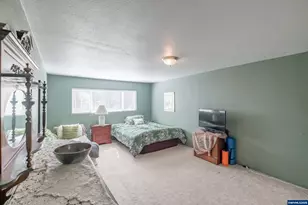 1054 N River Dr, Sweet Home, OR 97386 - Photo 24