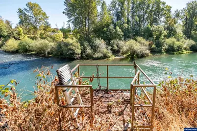 1054 N River Dr, Sweet Home, OR 97386 - Photo 34