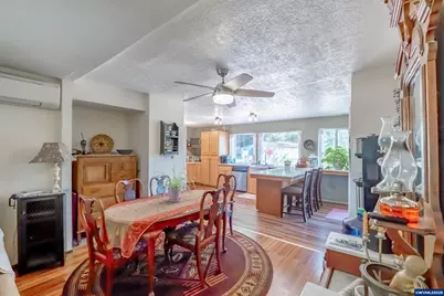 1054 N River Dr, Sweet Home, OR 97386 - Photo 16